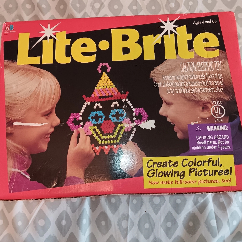 Lite Brite Kids Light Up Toy Milton Bradley Company Ages 4+    3/25